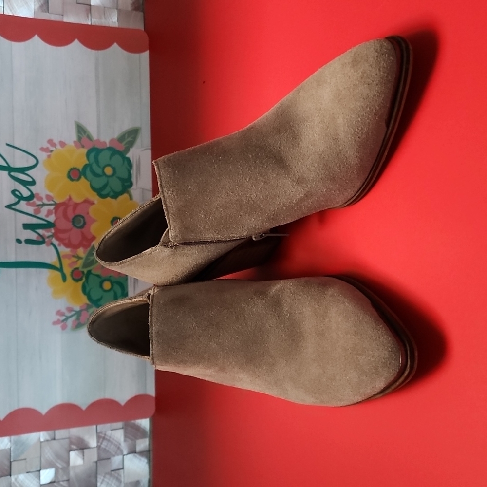 Ankle bootie